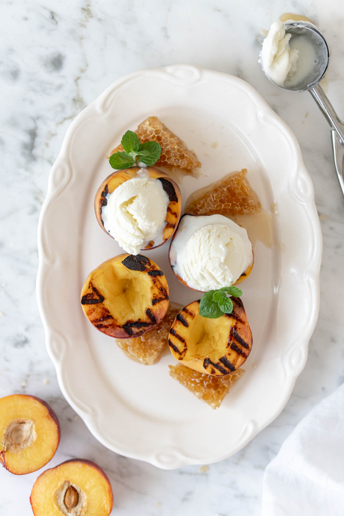 grillowane brzoskwinie