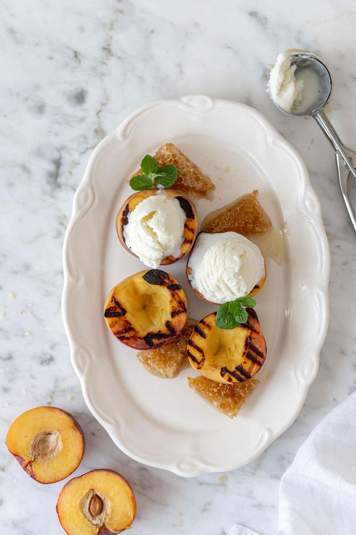 grillowane brzoskwinie