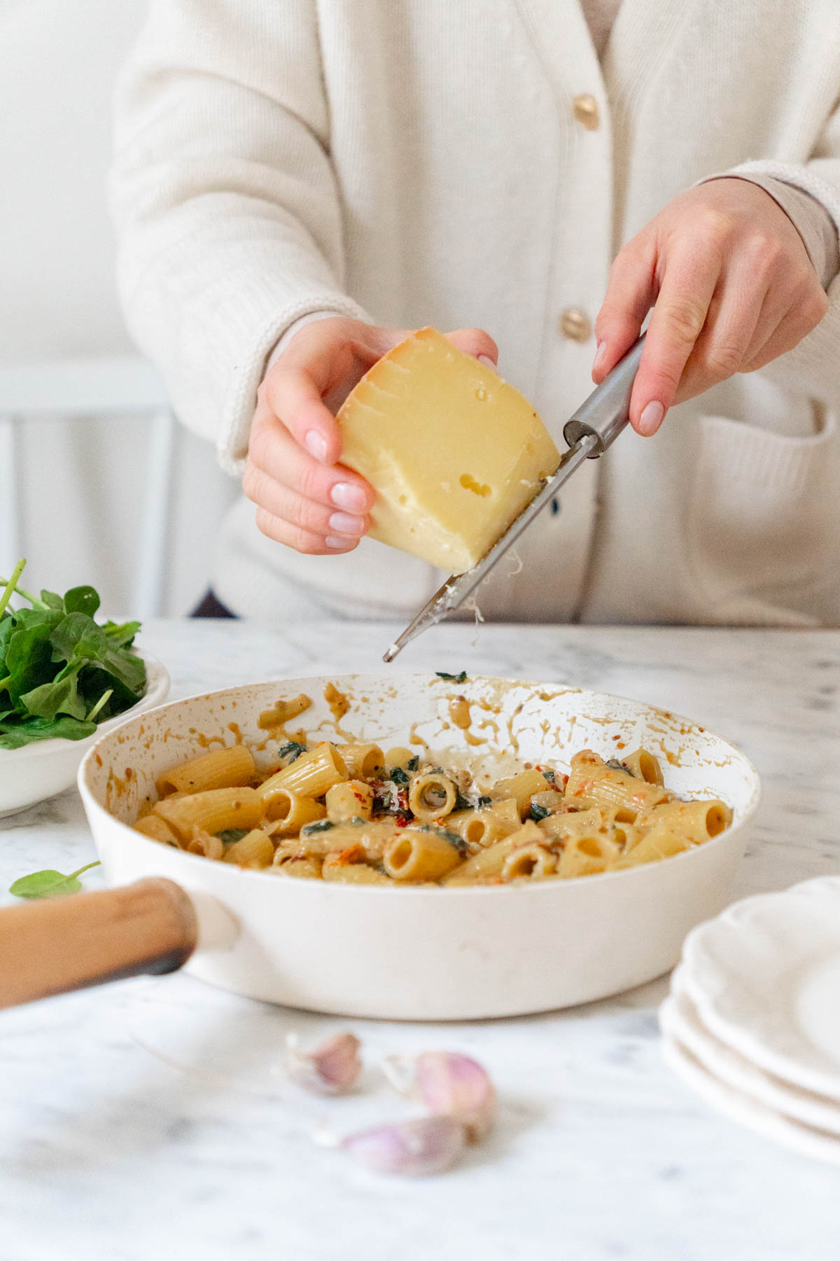 makaron ze szpinakiem w sosie śmietanowym